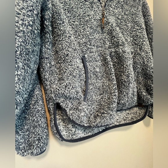 Fuzzy Pullover Front pocket Quarter zip adjustable neck sz M - Picture 7 of 13